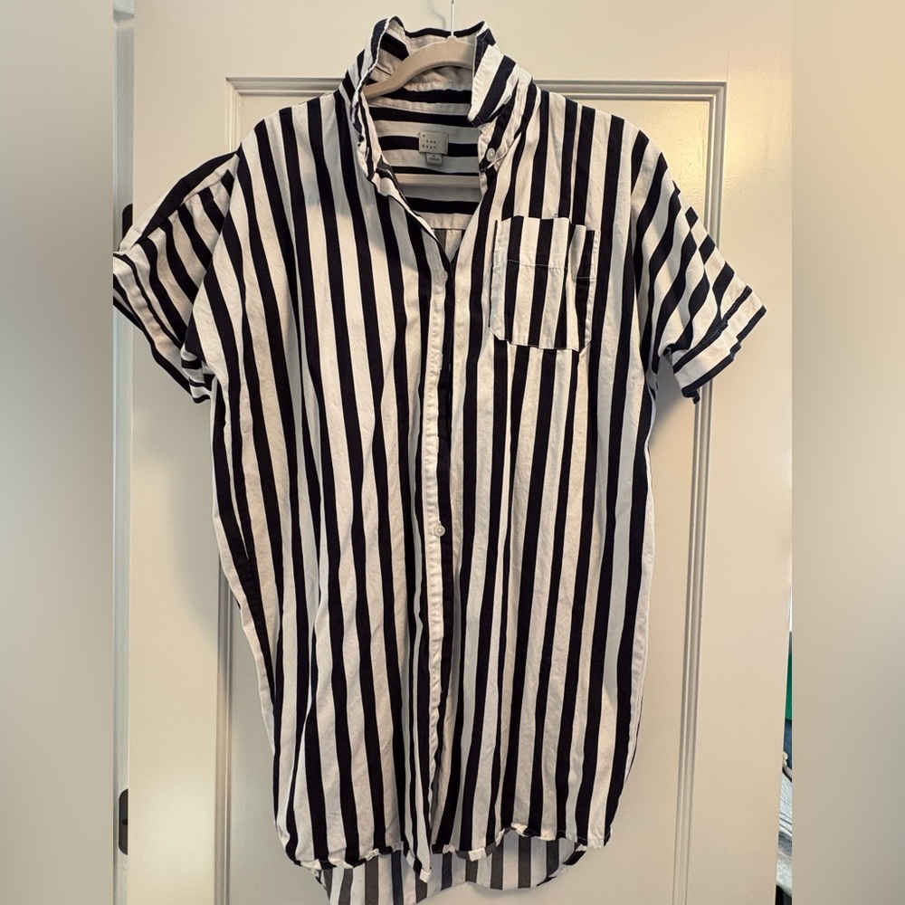 a new day Black & White Vertical Stripe Short Sleeve Button-Down Shirt